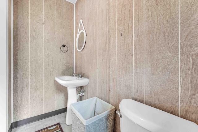 6833 Buck Trail Dr, Harrison, TN 37341 - bathroom featuring toilet and a sink