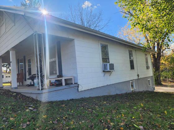 324 N Indiana Ave, Etowah, TN 37331 - photo 4