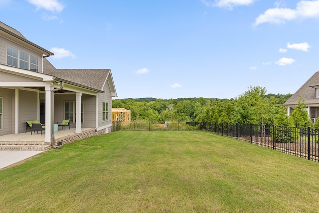 view of yard featuring a patio