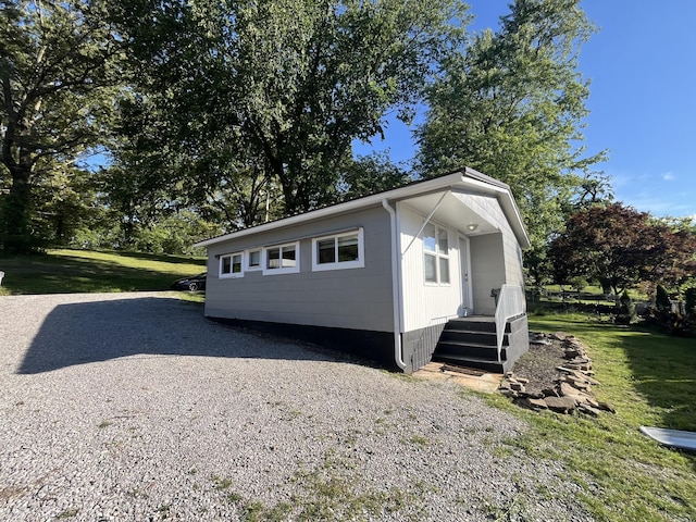 201 S Facy St, Rockwood, TN 37854 - view of front facade featuring a front yard