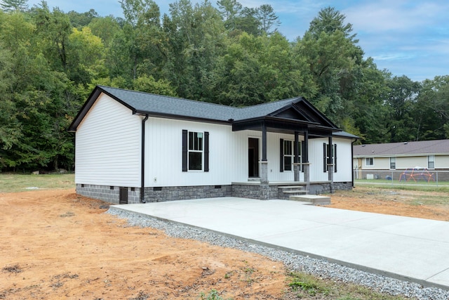 view of front facade with covered porch