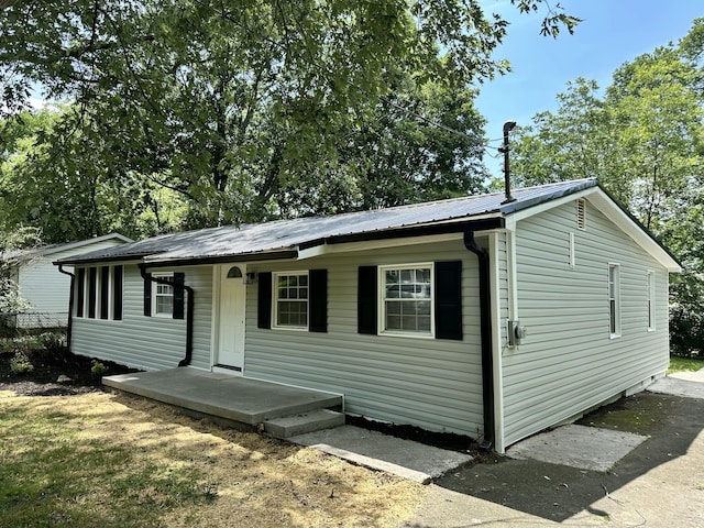 1453 Barnes St NE, Cleveland, TN 37311 - view of front facade with a metal roof