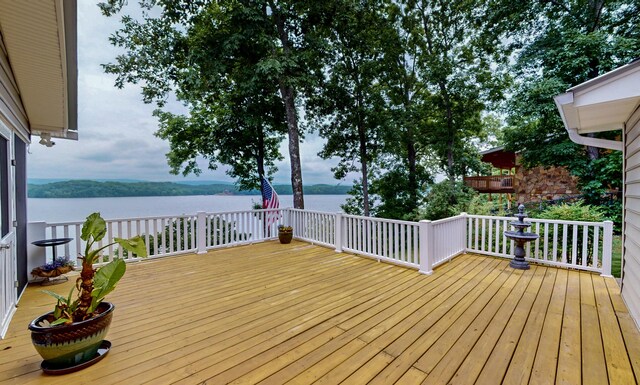 4809 Wind Bluff Cir, Birchwood, TN 37308 - wooden deck featuring a water view