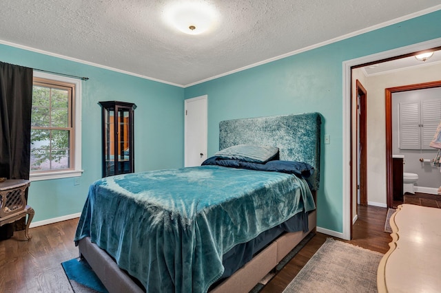 141 Church St, Calhoun, TN 37309 - bedroom featuring wood finished floors, a textured ceiling, crown molding, and baseboards