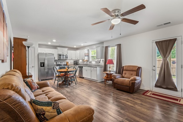115 Belle Way, Athens, TN 37303 - living area with wood finished floors, a ceiling fan, and recessed lighting