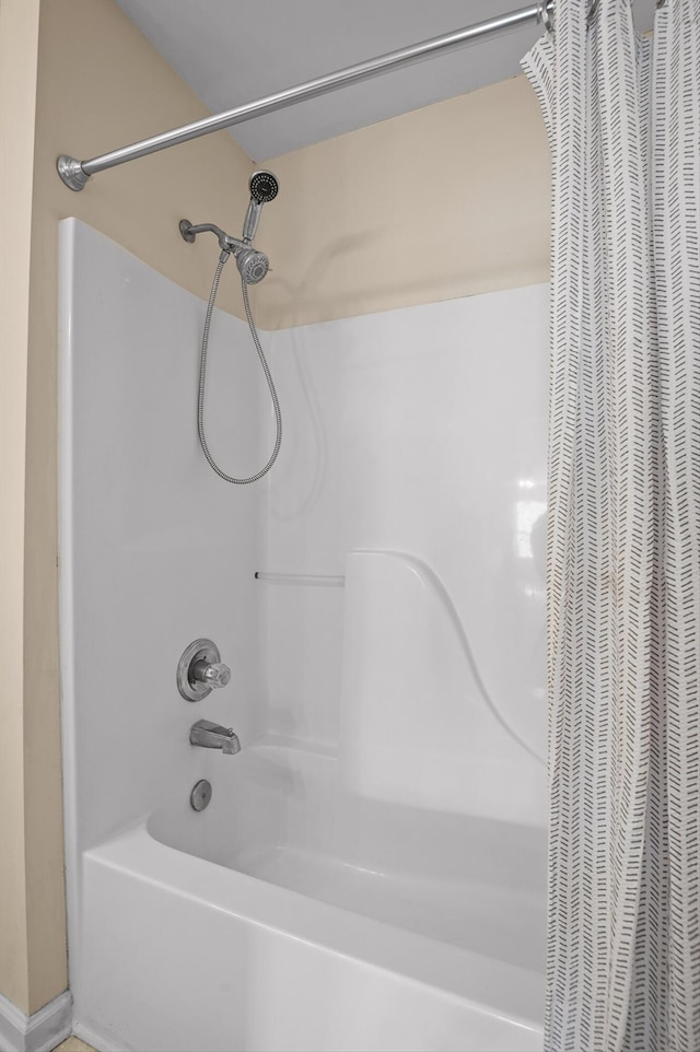 6585 Hickory Trace Cir, Chattanooga, TN 37421 - bathroom with shower / tub combo