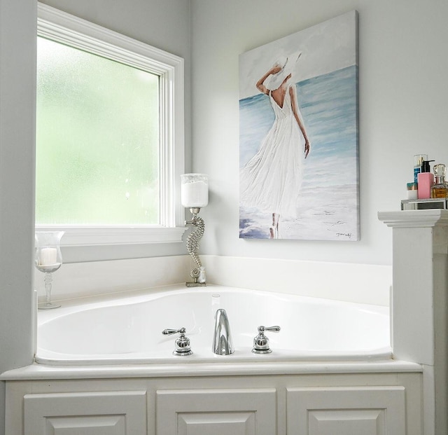 1967 Weston Hills Dr NW, Cleveland, TN 37312 - bathroom featuring a garden tub