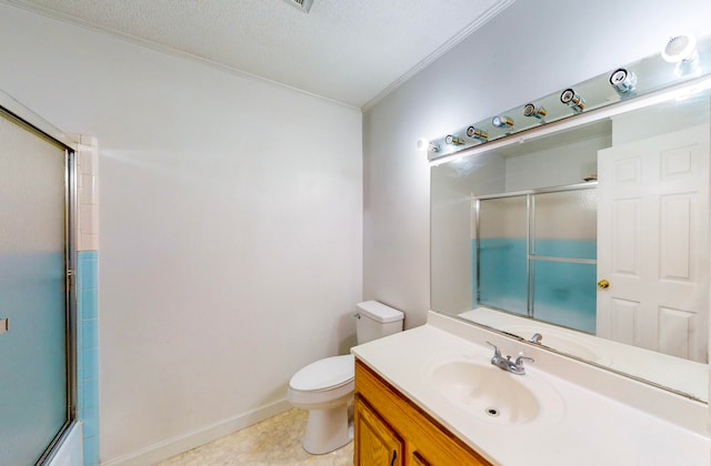 full bathroom with a textured ceiling, vanity, crown molding, enclosed tub / shower combo, and toilet