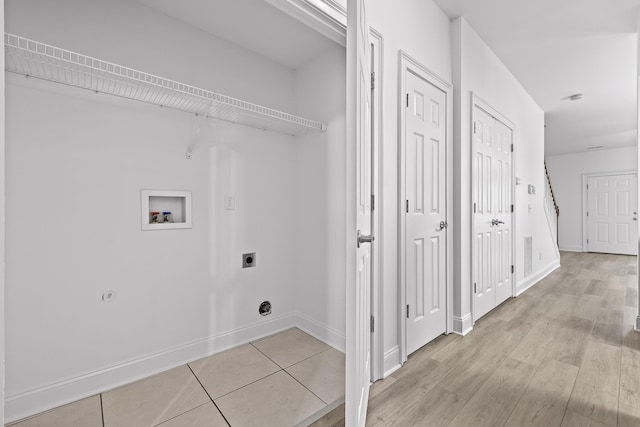 7510 Noah Reid Rd, Chattanooga, TN 37416 - washroom with hookup for an electric dryer, hookup for a washing machine, hookup for a gas dryer, and baseboards