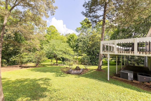 604 Augusta National Way, Knoxville, TN 37934 - view of grassy yard with a wooden deck and view of scattered trees