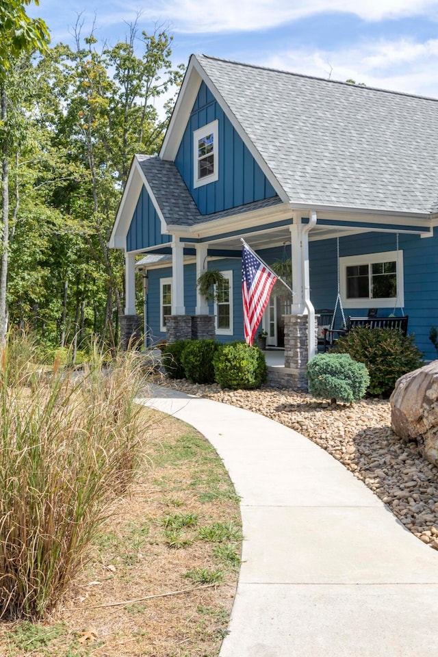 craftsman house featuring covered porch