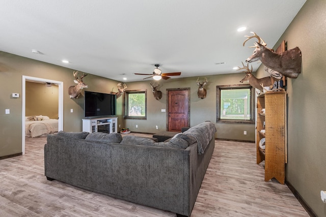 250 Creek Rd, Sweetwater, TN 37874 - living room with ceiling fan, light wood finished floors, baseboards, and recessed lighting