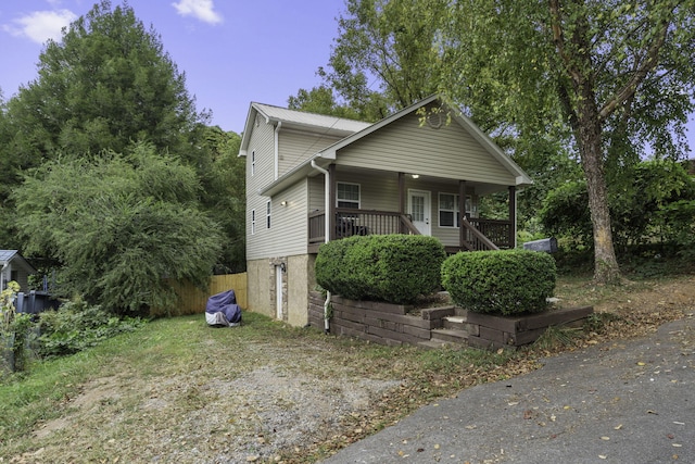 view of front of house featuring covered porch