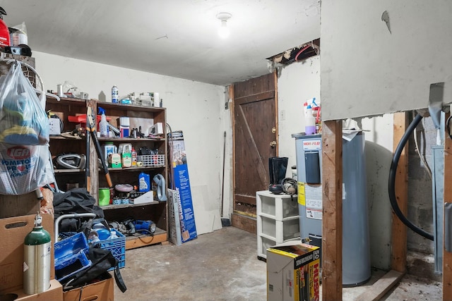 9712 Birchwood Pike, Harrison, TN 37341 - interior space featuring water heater