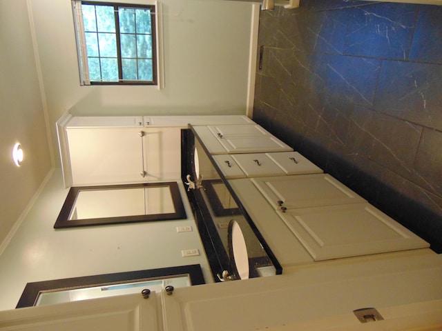 668 Mount Zion Rd NW, Georgetown, TN 37336 - bathroom with tasteful backsplash