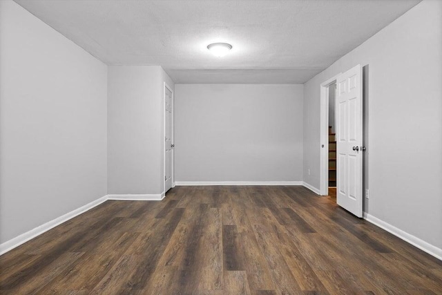 205 W Daytona Dr, Chattanooga, TN 37415 - unfurnished room with baseboards and dark wood-style floors