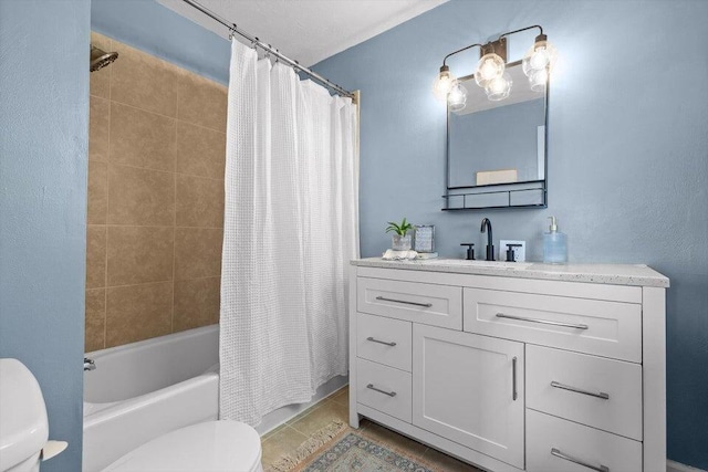 205 W Daytona Dr, Chattanooga, TN 37415 - bathroom with vanity, shower / bath combo, and tile patterned floors