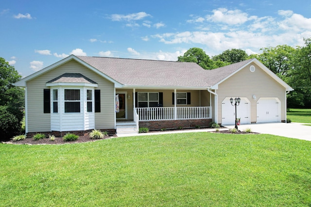 135 Charles Cir SE, Cleveland, TN 37323 - ranch-style house featuring a porch, a garage, a front yard, driveway, and roof with shingles
