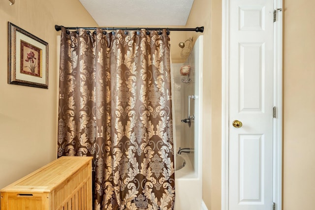 135 Charles Cir SE, Cleveland, TN 37323 - bathroom with shower / bathtub combination with curtain