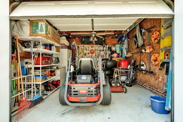 135 Charles Cir SE, Cleveland, TN 37323 - garage with ceiling fan