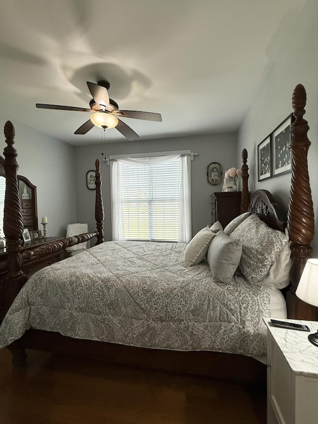 bedroom featuring ceiling fan