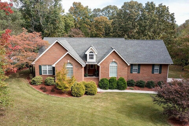 view of front of house featuring a front lawn