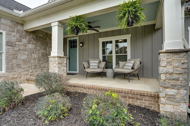 doorway to property with ceiling fan and covered porch