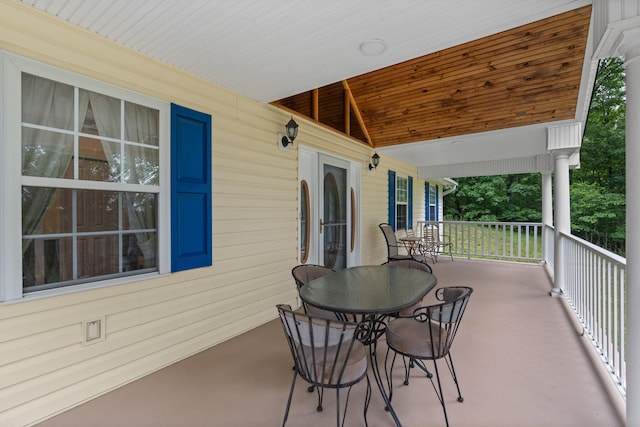 681 Pinhook Rd, Calhoun, TN 37309 - view of covered porch