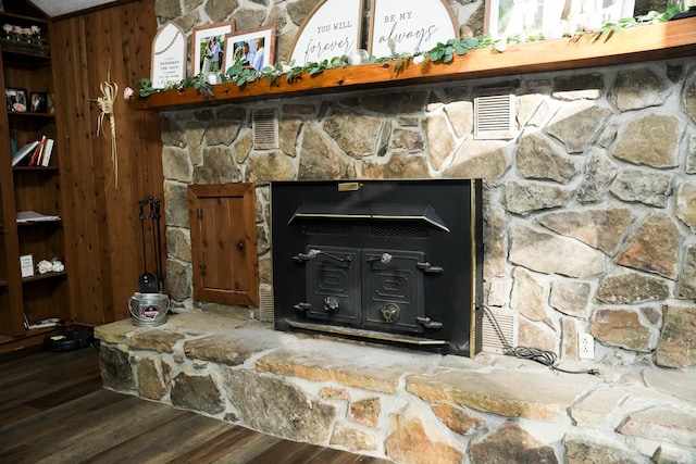 room details featuring hardwood / wood-style flooring