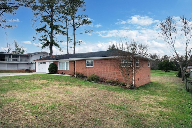 view of front of house with a front yard