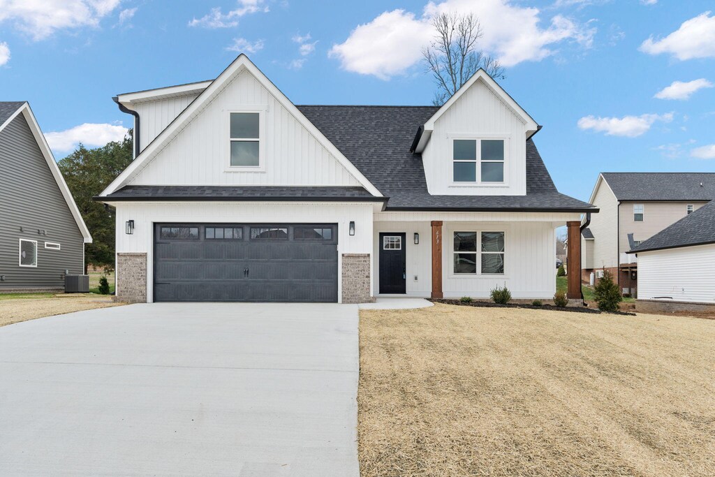 view of front of property featuring covered porch