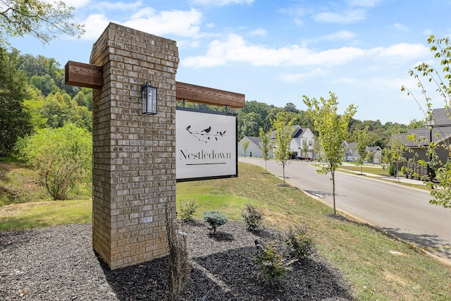 view of community / neighborhood sign