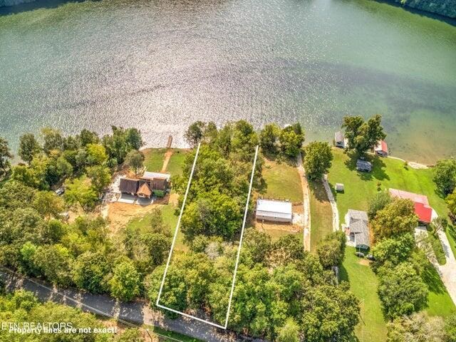 410 Lakecrest Dr, Harriman, TN 37748 - photo 1