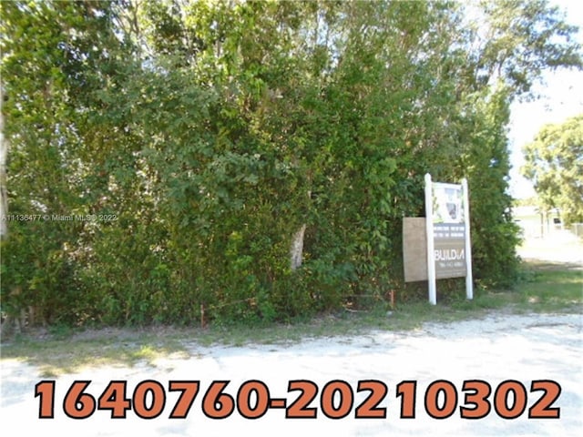 Listing photo 2 for 2 Fishermans Trl, Key Largo FL 33037