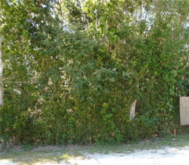 Listing photo 3 for 2 Fishermans Trl, Key Largo FL 33037