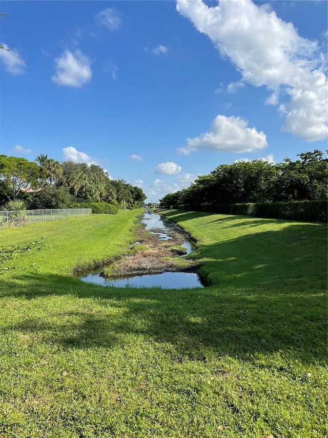 7227 Taft St, Pembroke Pines, FL 33024
