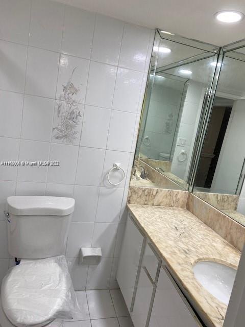 5401 Collins Ave Unit 833, Miami Beach, FL 33140 - photo 8