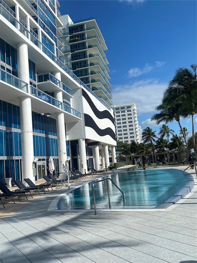 view of swimming pool