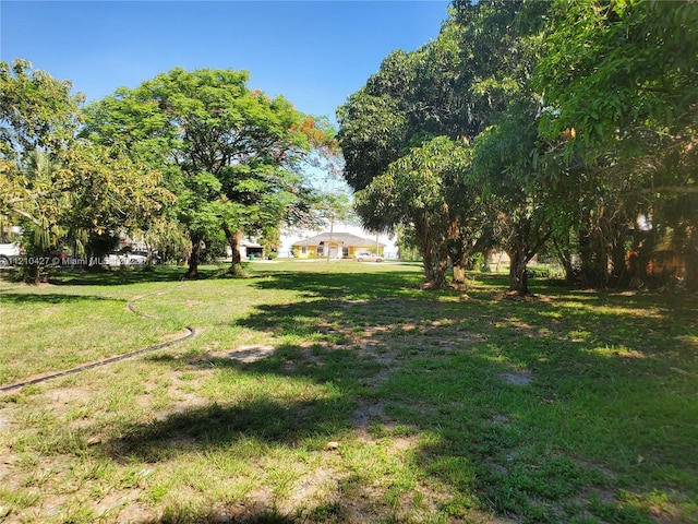 Listing photo 3 for 1697 E Main St, Pahokee FL 33476