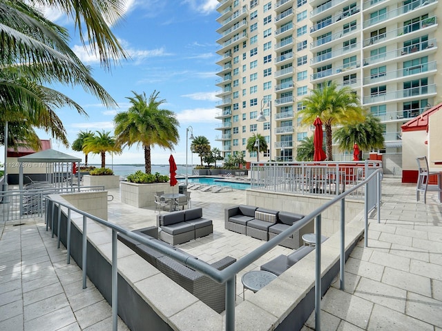 view of pool featuring outdoor lounge area