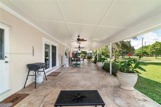 view of terrace with ceiling fan