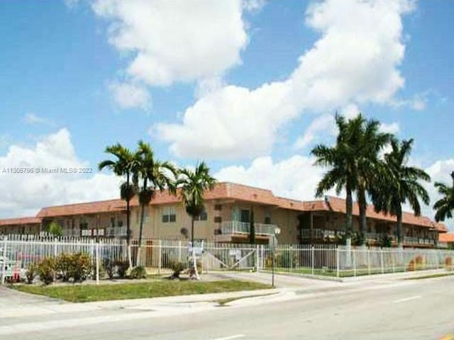 view of front of house