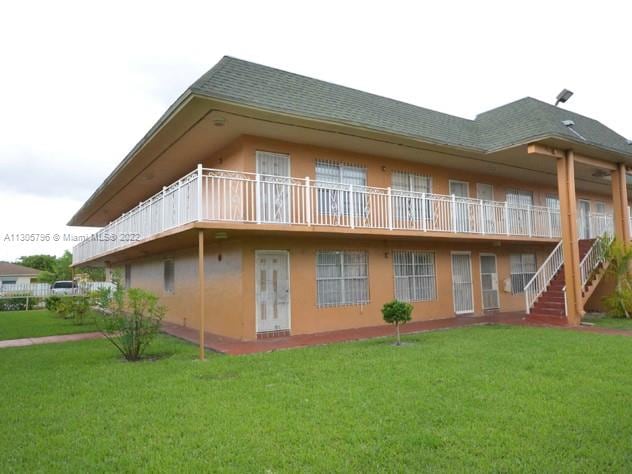 exterior space featuring a yard