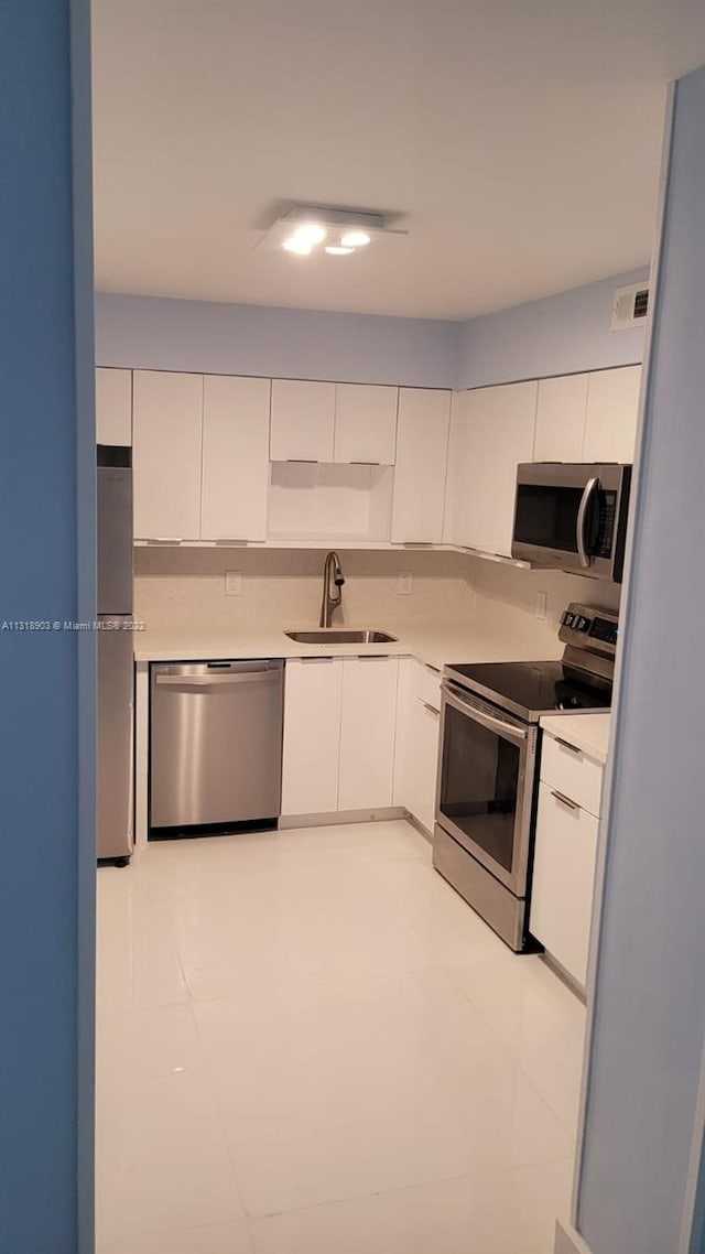 5151 Collins Ave Unit 829, Miami Beach FL, 33140, 2 bedrooms, 2 baths condo for sale