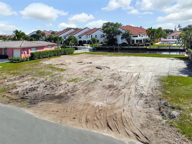 view of yard featuring a water view