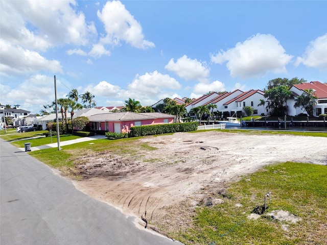 exterior space featuring a front yard