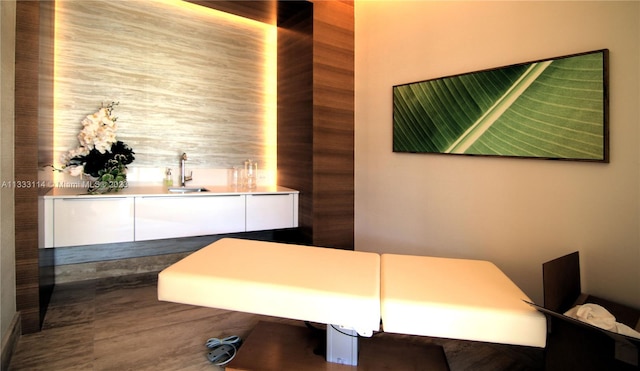 16385 Biscayne Blvd Unit 2016, North Miami Beach, FL 33160 - bedroom with sink