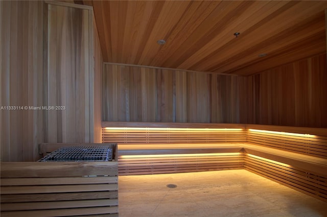 16385 Biscayne Blvd Unit 2016, North Miami Beach, FL 33160 - view of sauna