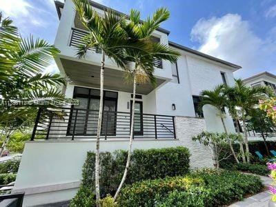 exterior space featuring a balcony