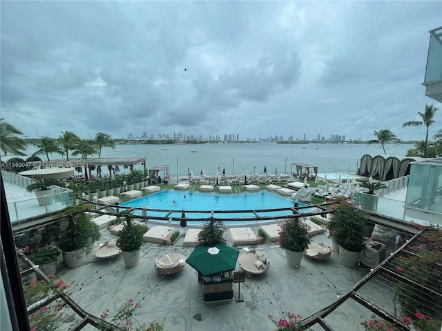 1100 W Ave Unit 418, Miami Beach, FL 33139 - photo 1